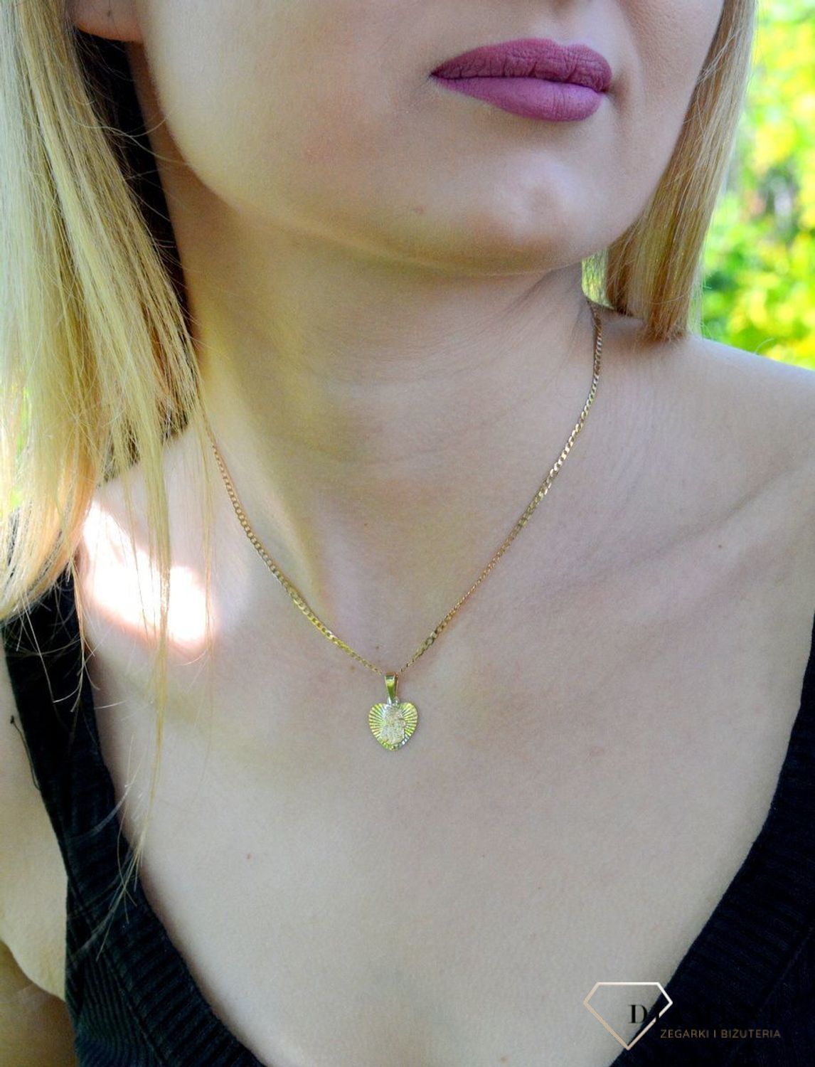 Złoty medalik serce 333 z Matką Boską Częstochowską ZA 7045A 333dff.jpg